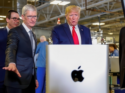 Trump threatens Job’s Mob with 25 per cent iPhone tariff