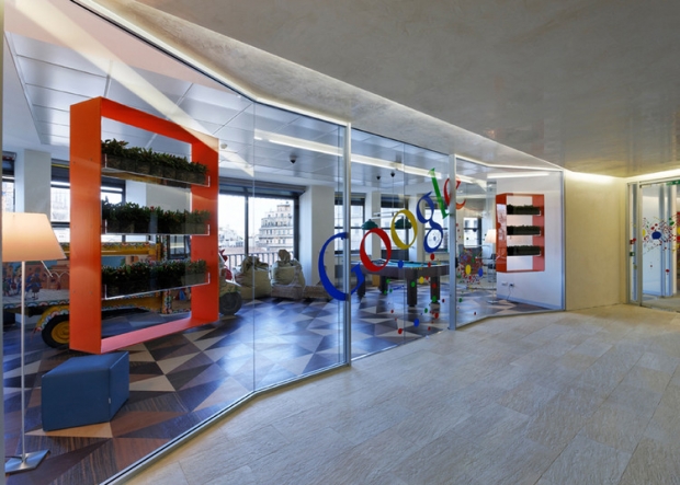 Google lets workers back into the office