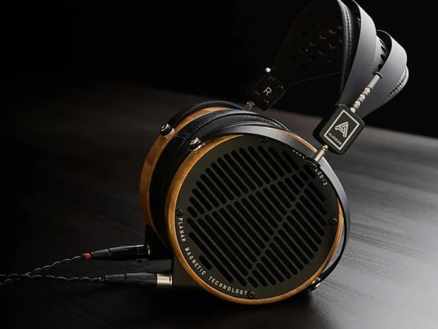 Sony snaps up high-end headphone maker Audeze