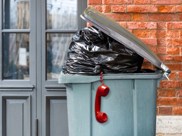 UK people trash their landlines