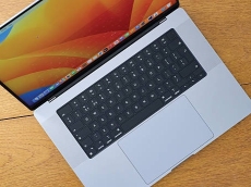 Apple dumps chargers from European MacBook Pro boxes